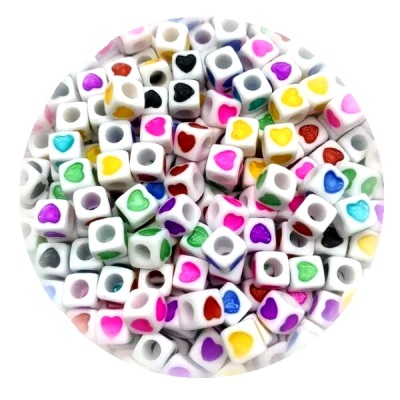 Бусины кубики Сердечки/ цв.белый-разноцветный/ 6х6мм/ уп.500г/ фас.1уп.